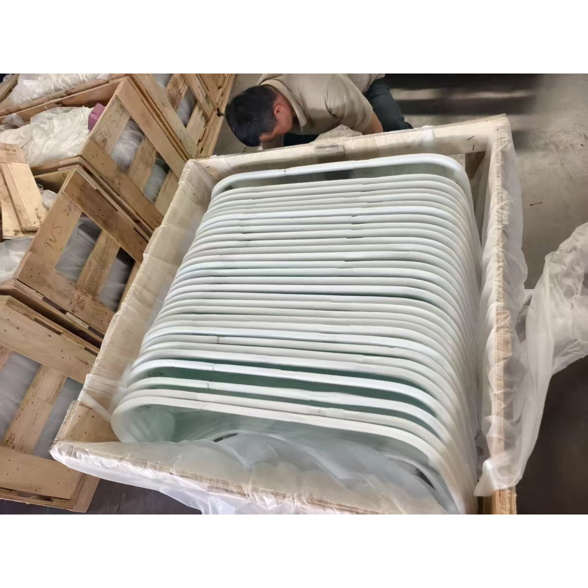 TVS KING Three-Wheeler Windshield Glass Front New Condition Laminated Windshield