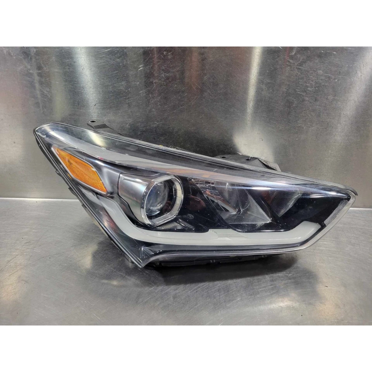 17 18 19 HYUNDAI SANTA FE Headlamp Assembly Right
