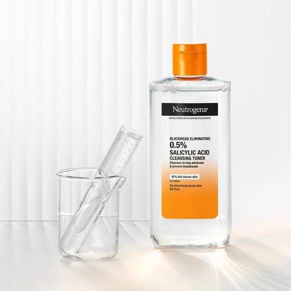 Neutrogena - Black Head Eliminating Cleansing Toner